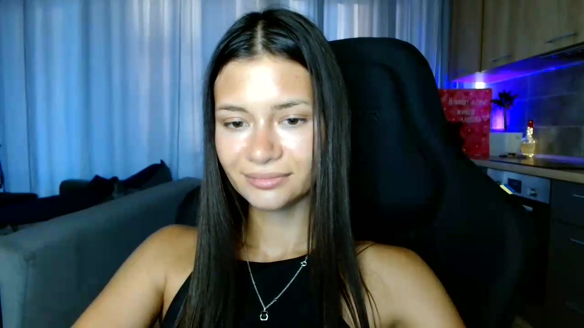 Gallery image thumbnail from FitXoxo's myfreecams stream on, 07/16/2026, 17:13 image 8 of 20