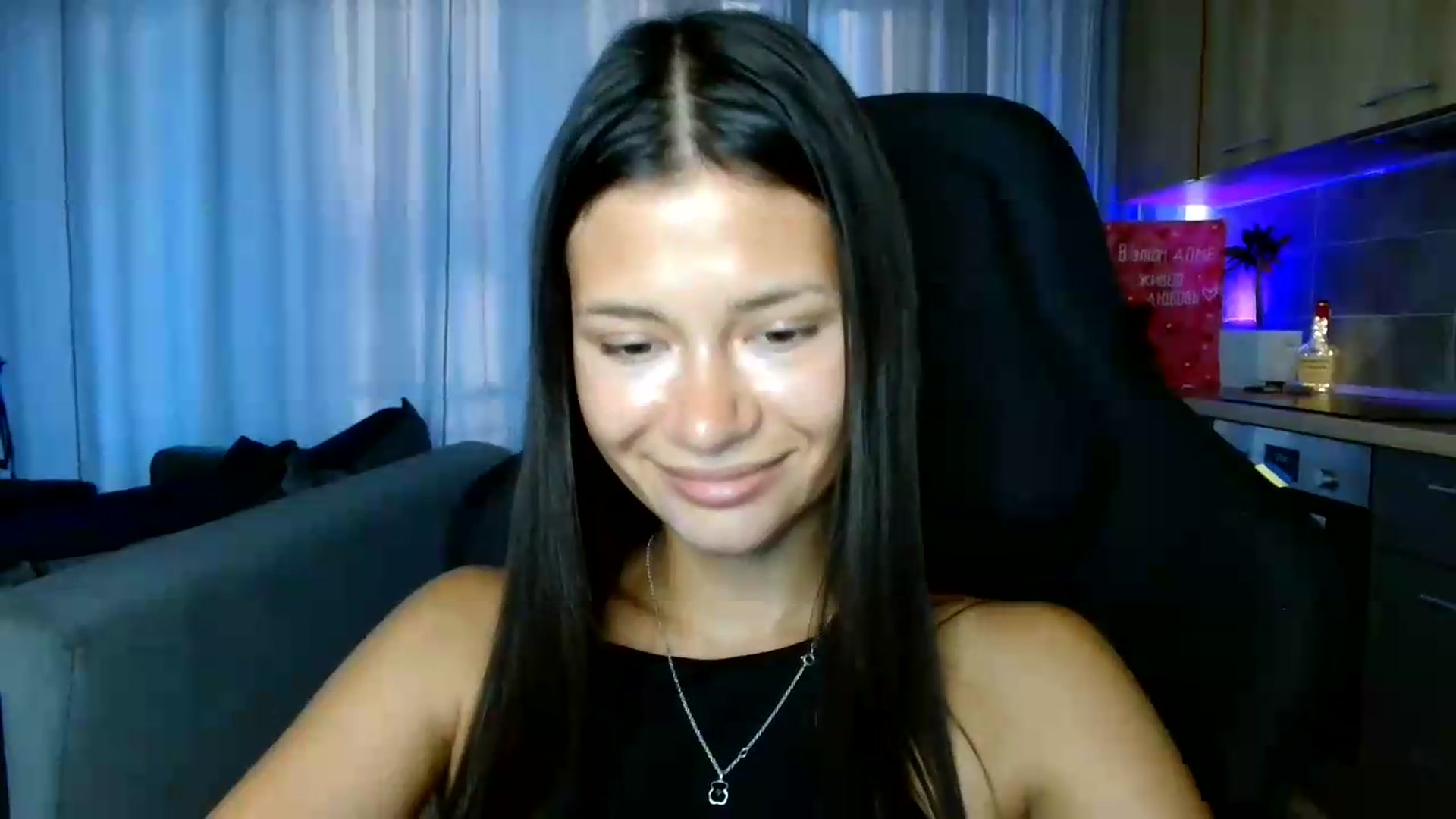 Gallery image thumbnail from FitXoxo's myfreecams stream on, 07/16/2026, 17:13 image 6 of 20