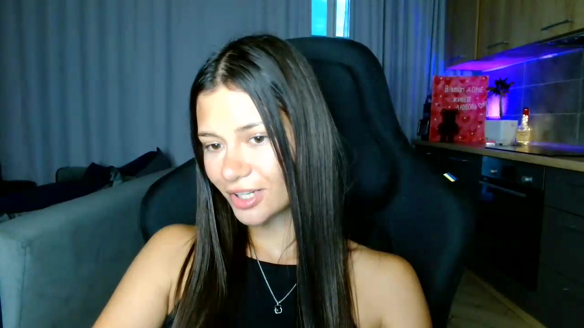 Gallery image thumbnail from FitXoxo's myfreecams stream on, 07/16/2026, 18:09 image 6 of 20