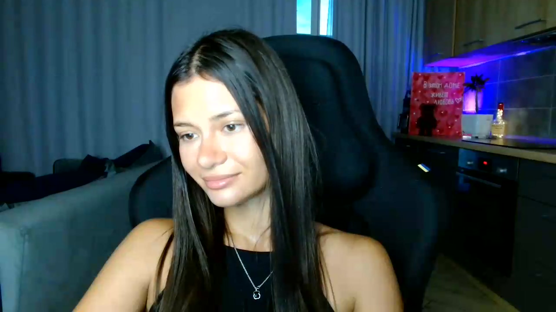 Gallery image thumbnail from FitXoxo's myfreecams stream on, 07/16/2026, 18:09 image 4 of 20