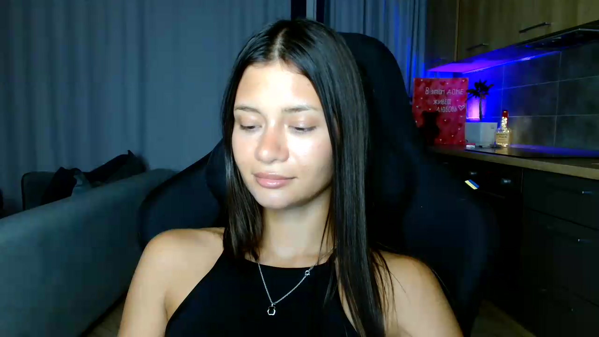 Gallery image thumbnail from FitXoxo's myfreecams stream on, 07/16/2026, 18:40 image 8 of 20