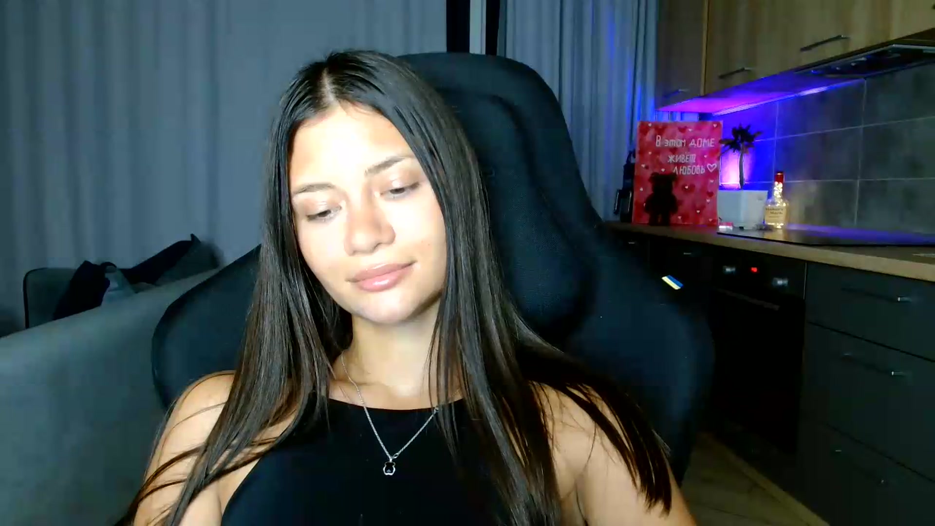 Gallery image thumbnail from FitXoxo's myfreecams stream on, 07/16/2026, 18:40 image 16 of 20