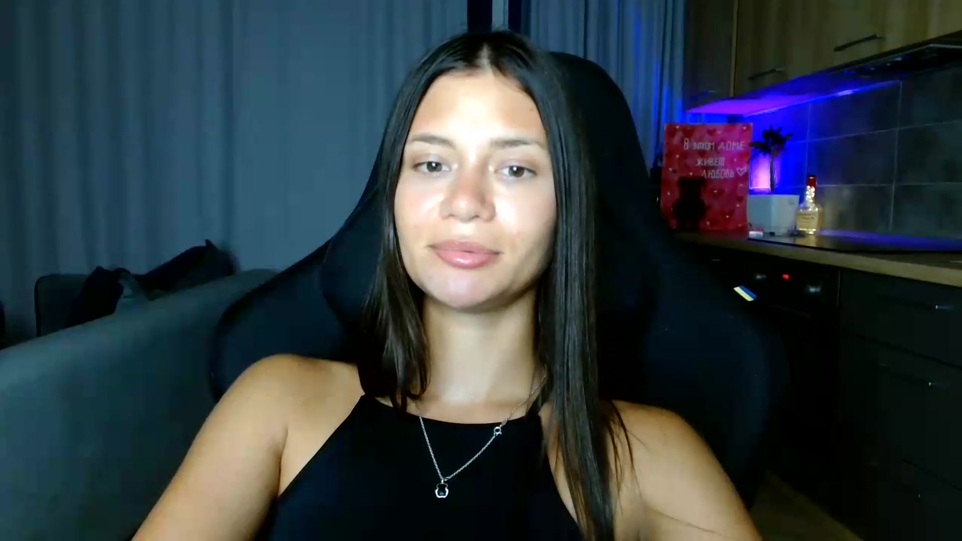 Gallery image thumbnail from FitXoxo's myfreecams stream on, 07/16/2026, 18:40 image 7 of 20