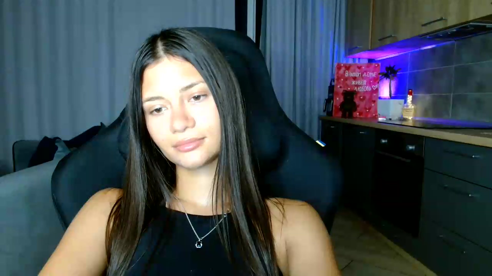 Gallery image thumbnail from FitXoxo's myfreecams stream on, 07/16/2026, 18:40 image 18 of 20