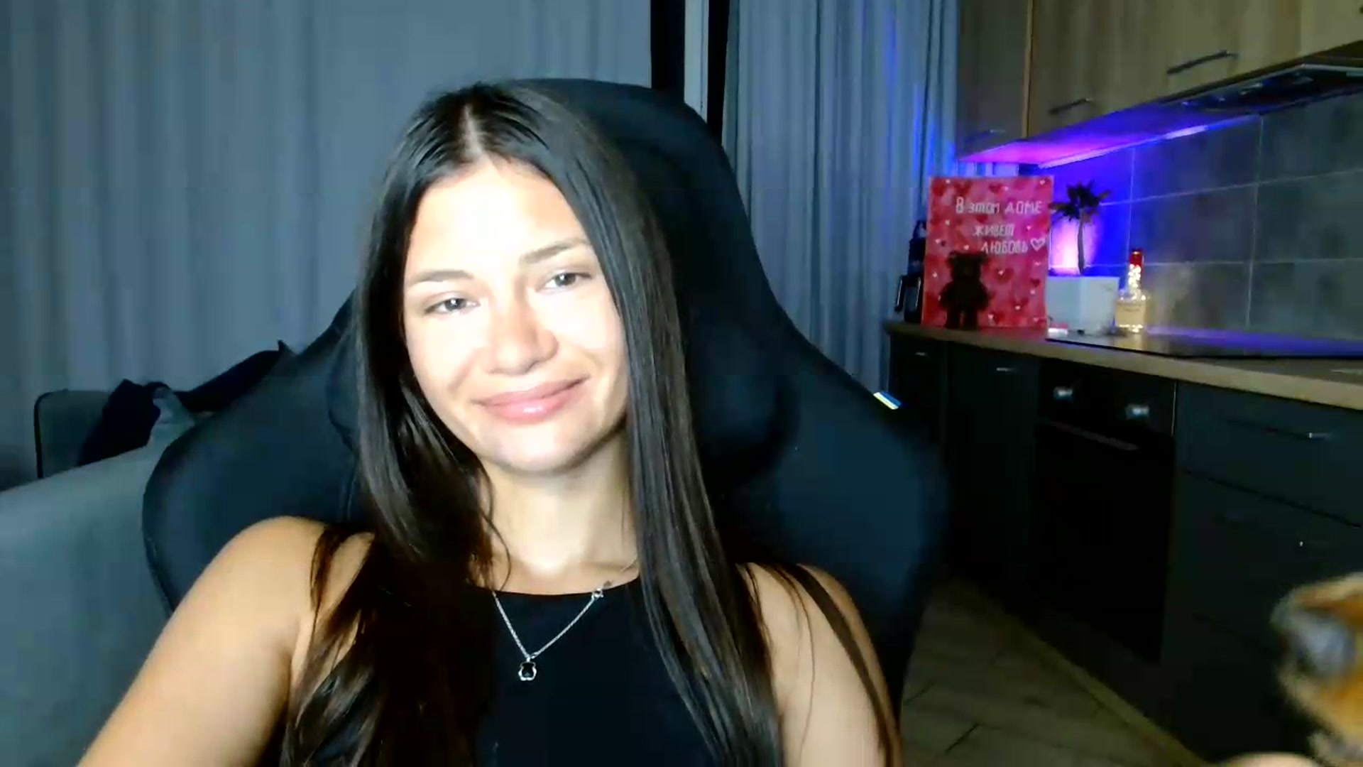 Gallery image thumbnail from FitXoxo's myfreecams stream on, 07/16/2026, 18:40 image 20 of 20