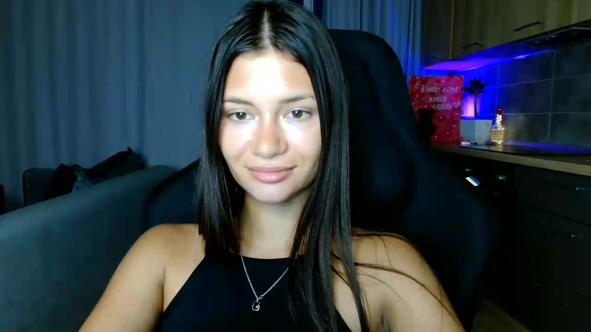 Gallery image thumbnail from FitXoxo's myfreecams stream on, 07/16/2026, 18:40 image 4 of 20