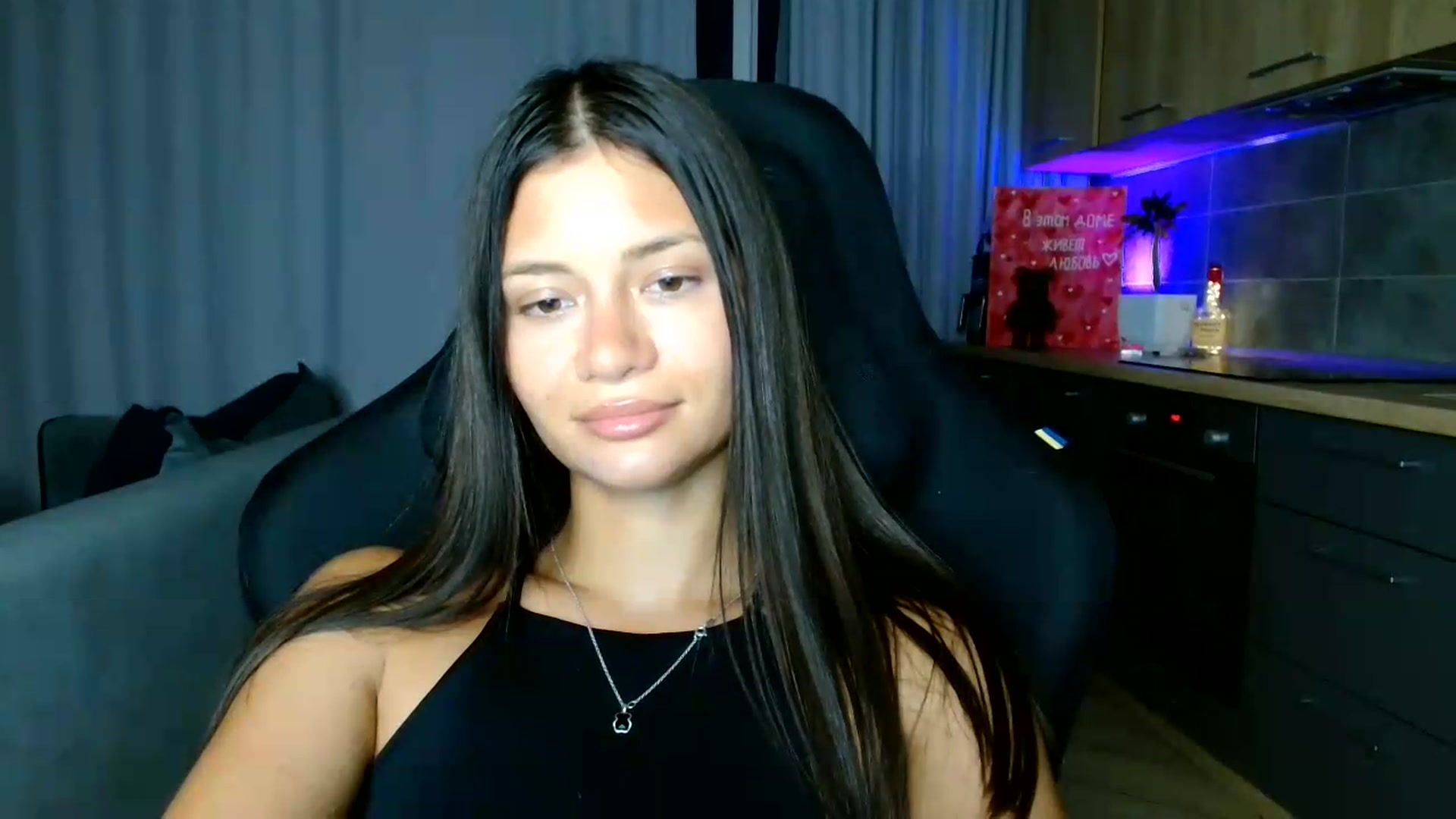 Gallery image thumbnail from FitXoxo's myfreecams stream on, 07/16/2026, 18:40 image 14 of 20