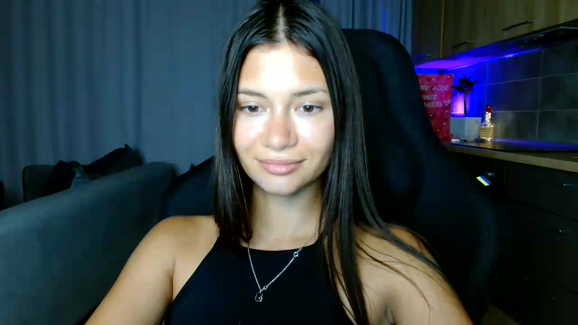 Gallery image thumbnail from FitXoxo's myfreecams stream on, 07/16/2026, 18:40 image 3 of 20