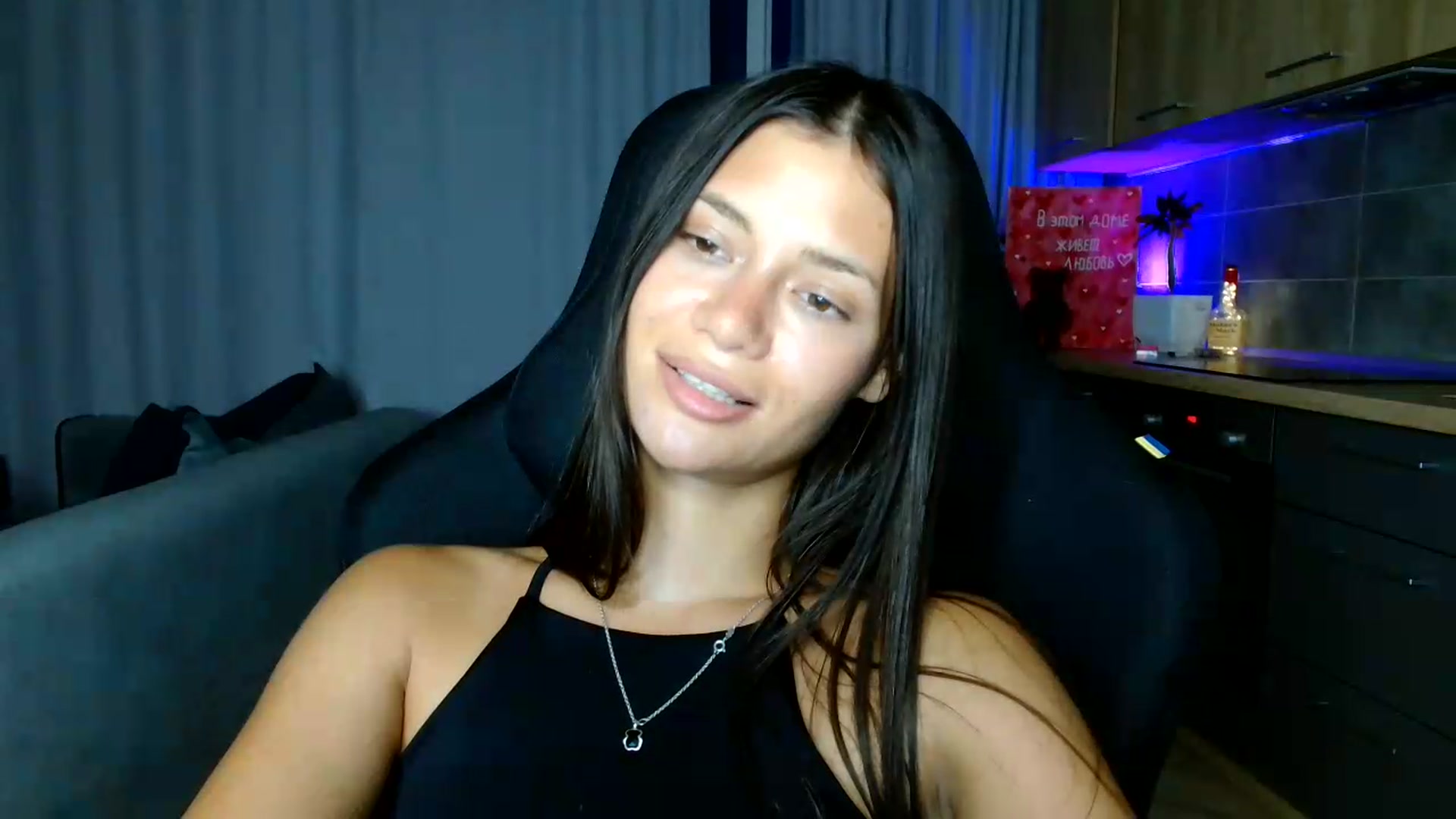 Gallery image thumbnail from FitXoxo's myfreecams stream on, 07/16/2026, 18:40 image 5 of 20