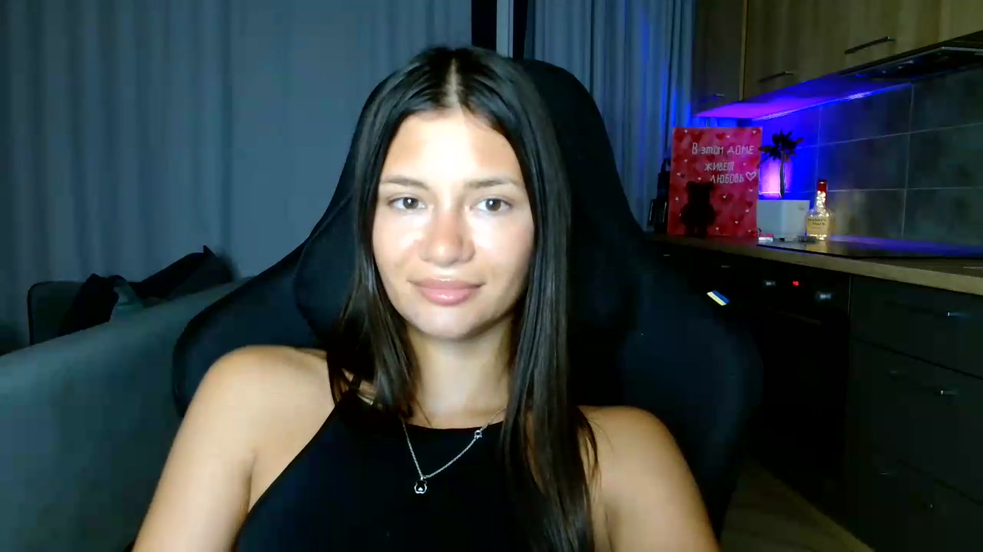 Gallery image thumbnail from FitXoxo's myfreecams stream on, 07/16/2026, 18:40 image 12 of 20