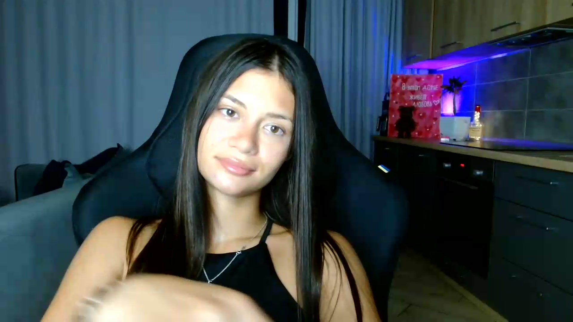 Gallery image thumbnail from FitXoxo's myfreecams stream on, 07/16/2026, 18:40 image 19 of 20