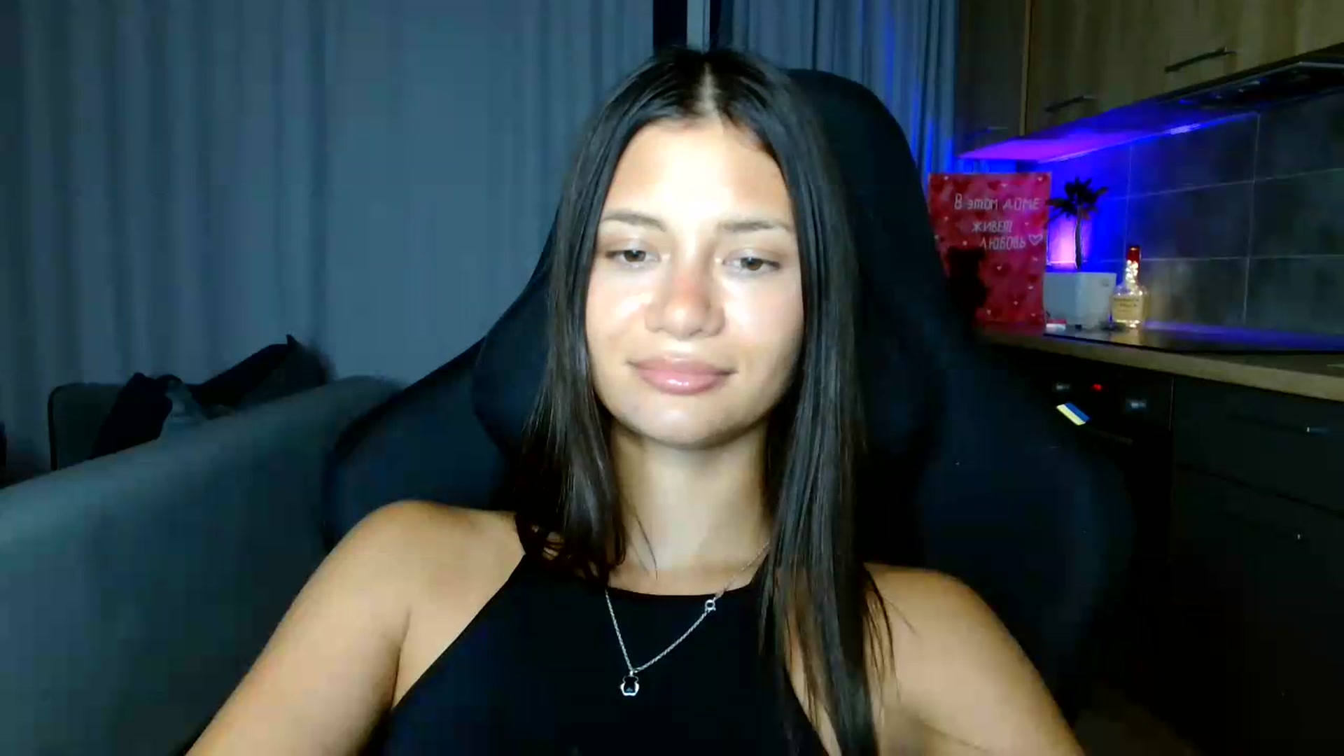 Gallery image thumbnail from FitXoxo's myfreecams stream on, 07/16/2026, 18:40 image 10 of 20
