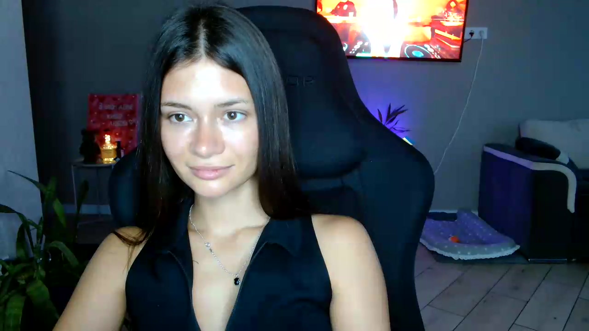 Gallery image thumbnail from FitXoxo's myfreecams stream on, 07/17/2026, 16:14 image 11 of 20