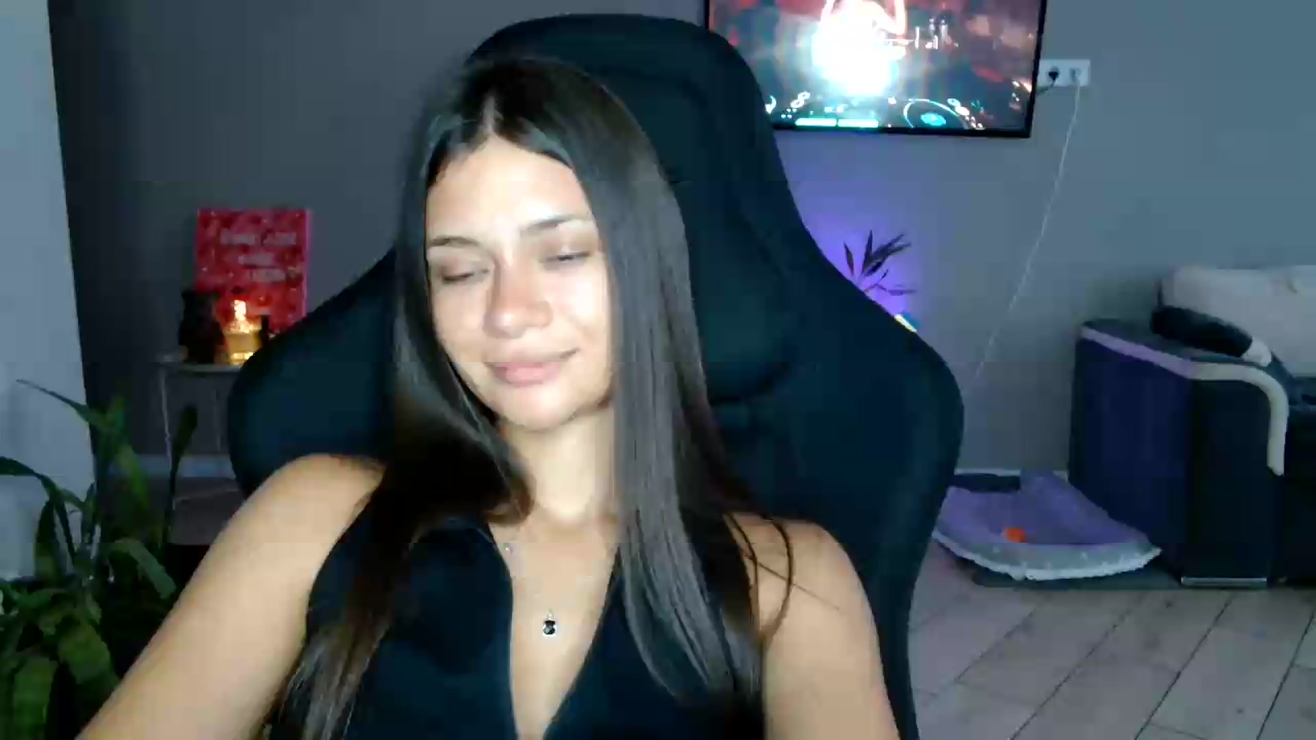 Gallery image thumbnail from FitXoxo's myfreecams stream on, 07/17/2026, 16:14 image 1 of 20