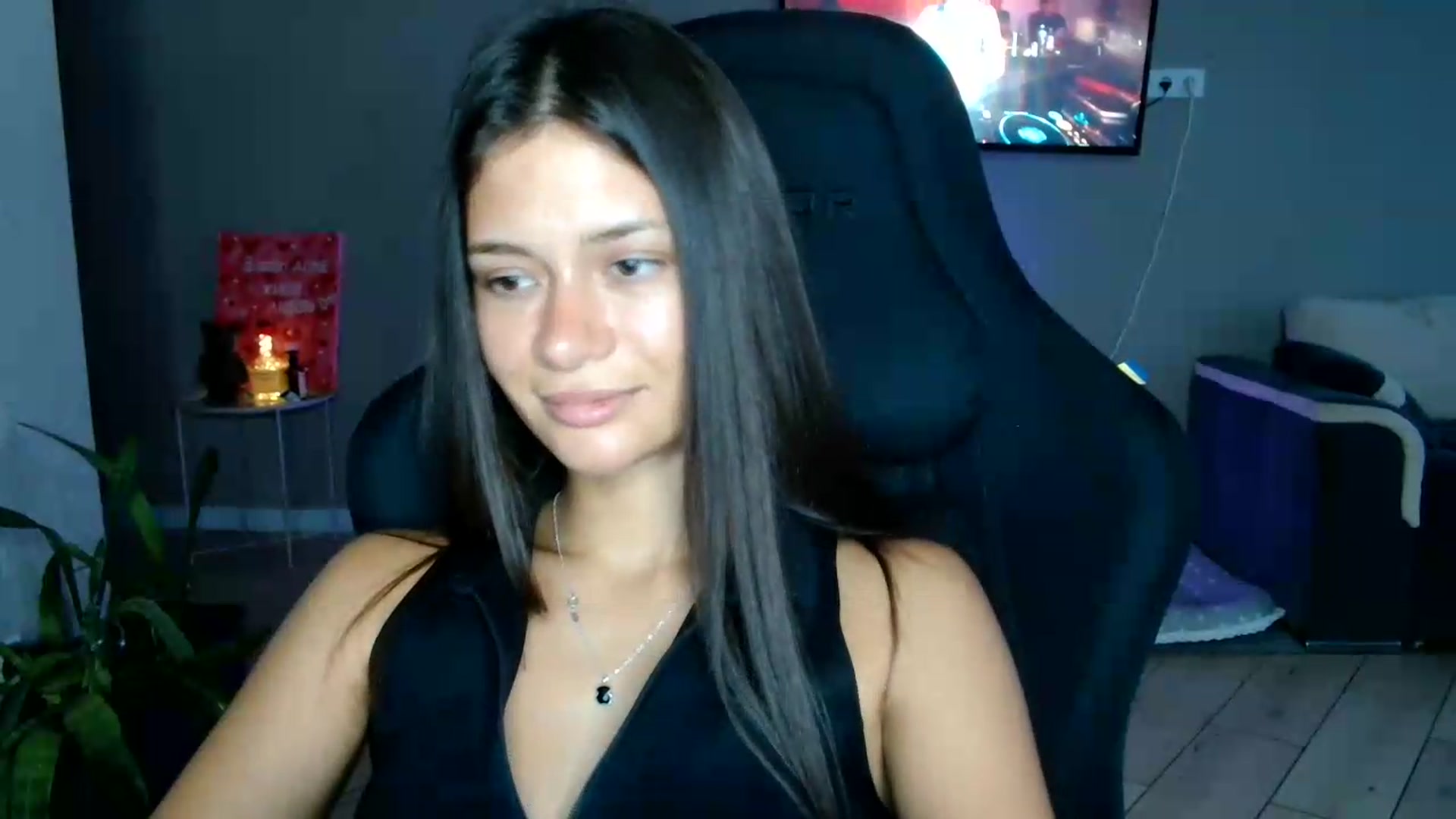 Gallery image thumbnail from FitXoxo's myfreecams stream on, 07/17/2026, 16:14 image 6 of 20