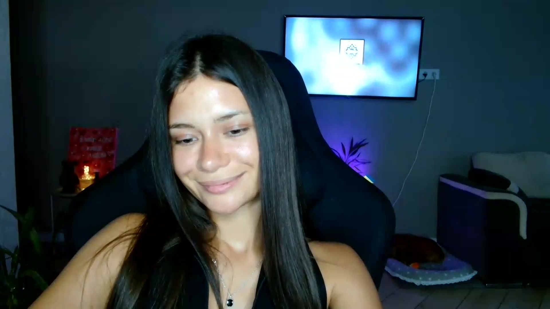 Gallery image thumbnail from FitXoxo's myfreecams stream on, 07/17/2026, 16:14 image 16 of 20