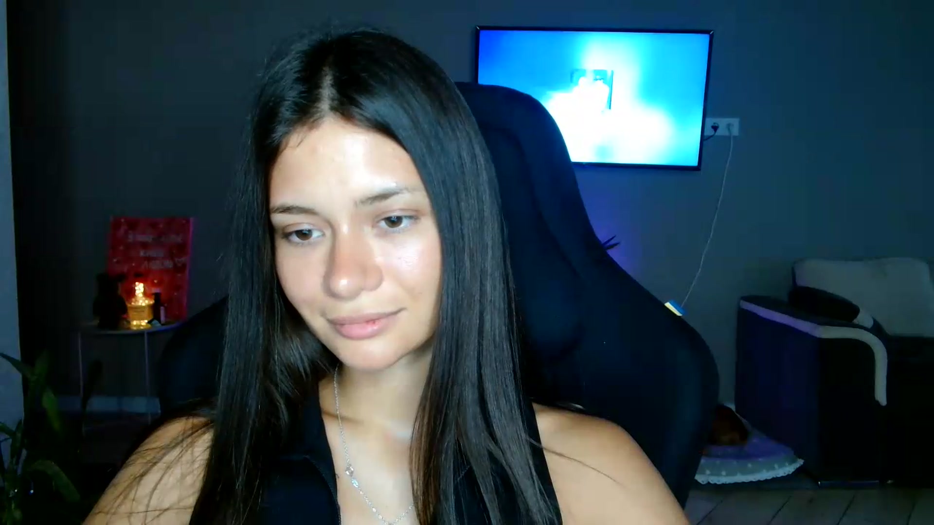 Gallery image thumbnail from FitXoxo's myfreecams stream on, 07/17/2026, 16:14 image 14 of 20