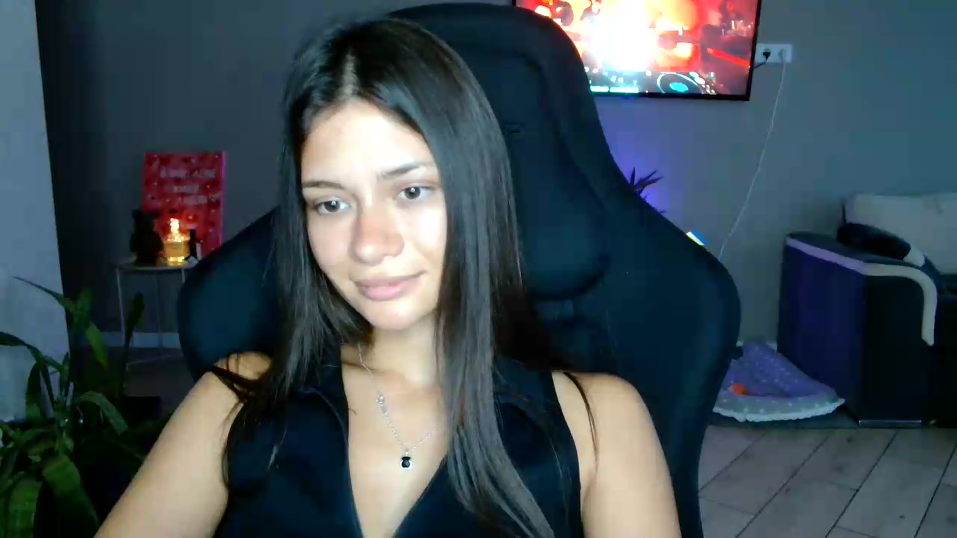 Gallery image thumbnail from FitXoxo's myfreecams stream on, 07/17/2026, 16:14 image 10 of 20