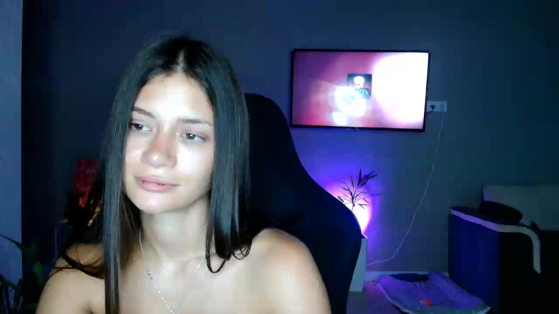 Gallery image thumbnail from FitXoxo's myfreecams stream on, 07/17/2026, 18:17 image 1 of 20