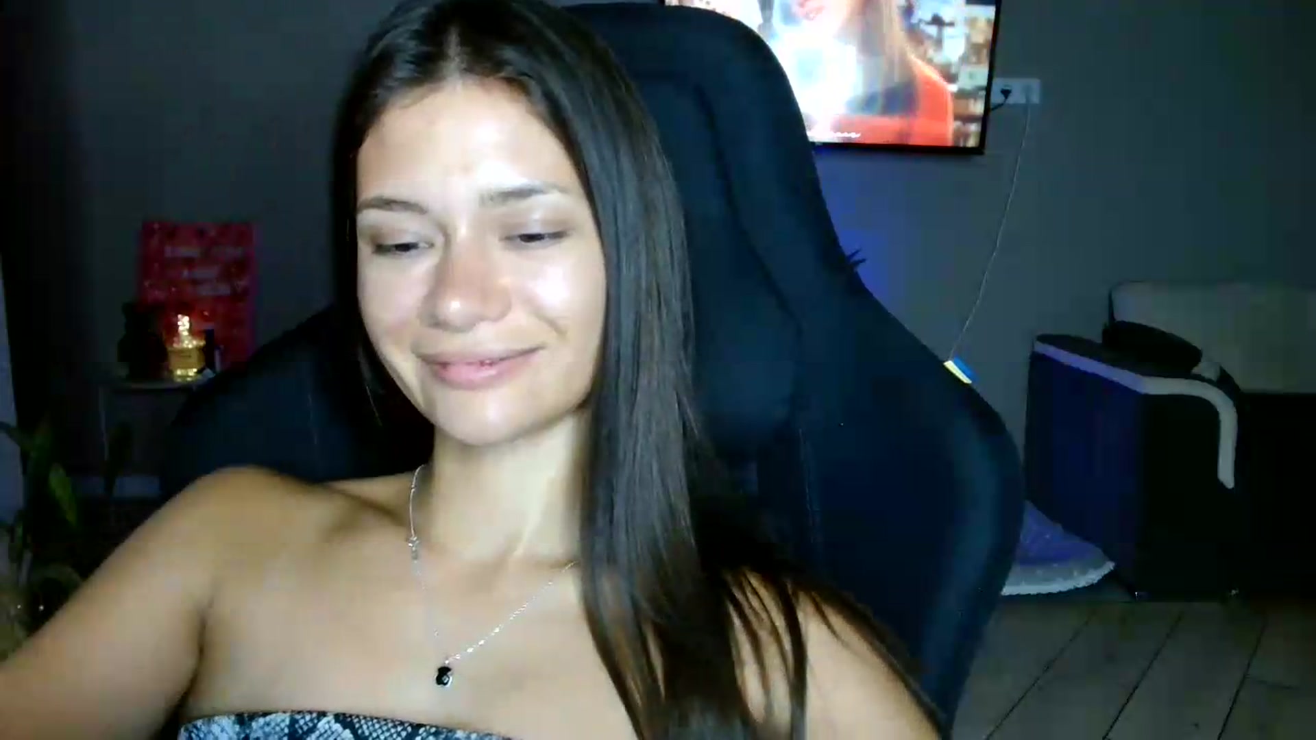 Gallery image thumbnail from FitXoxo's myfreecams stream on, 07/17/2026, 18:17 image 12 of 20