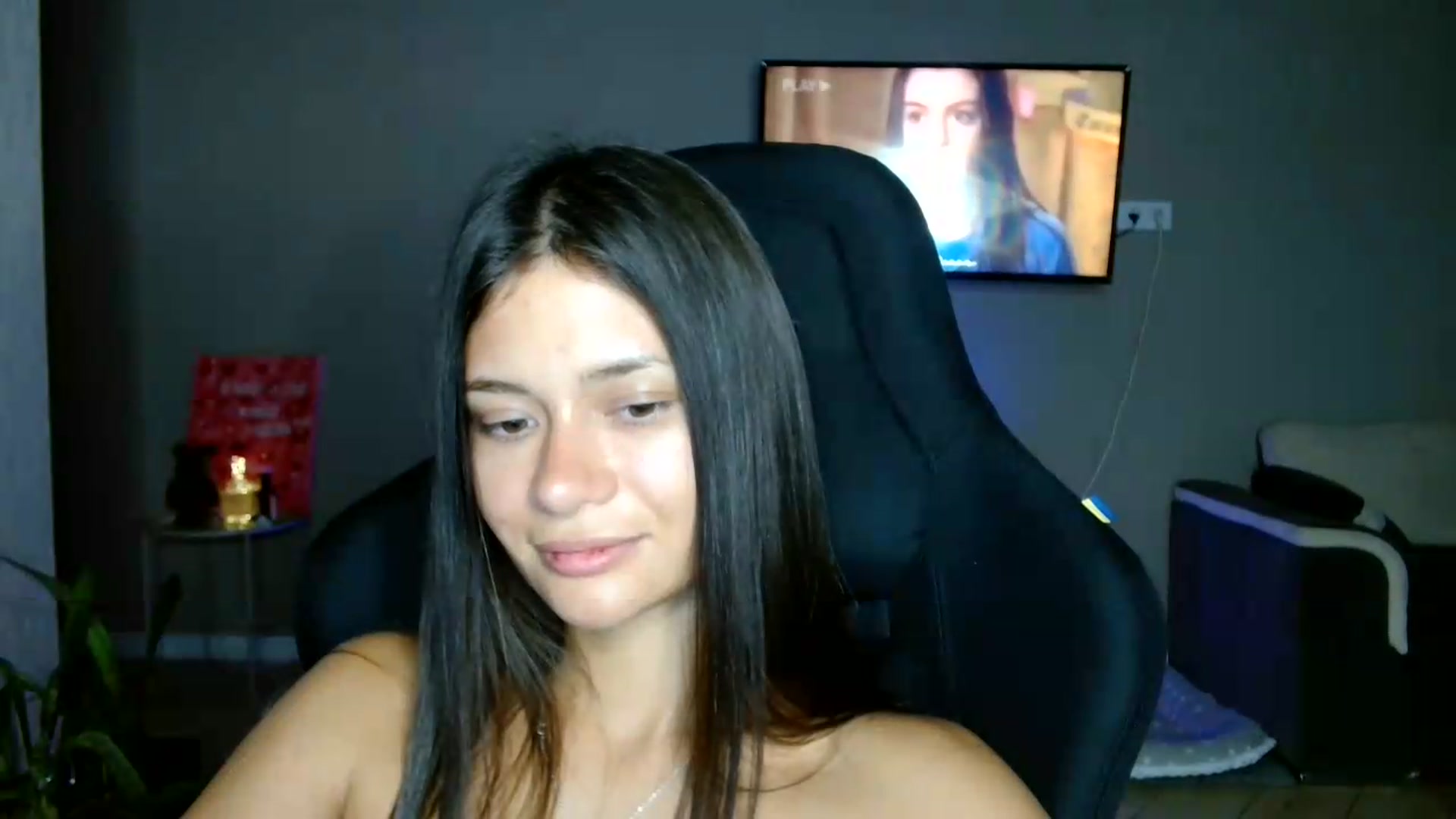 Gallery image thumbnail from FitXoxo's myfreecams stream on, 07/17/2026, 18:17 image 6 of 20