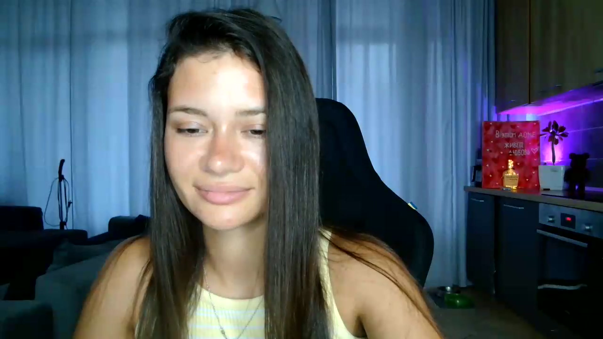 Gallery image thumbnail from FitXoxo's myfreecams stream on, 07/20/2026, 16:01 image 8 of 20