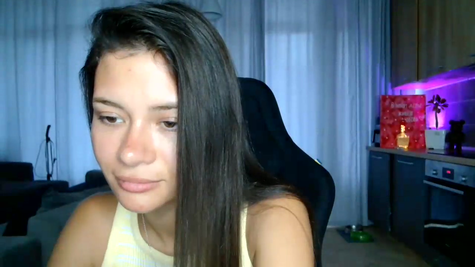 Gallery image thumbnail from FitXoxo's myfreecams stream on, 07/20/2026, 16:01 image 3 of 20