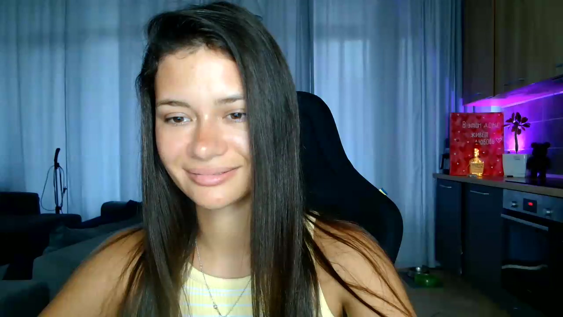 Gallery image thumbnail from FitXoxo's myfreecams stream on, 07/20/2026, 16:01 image 7 of 20