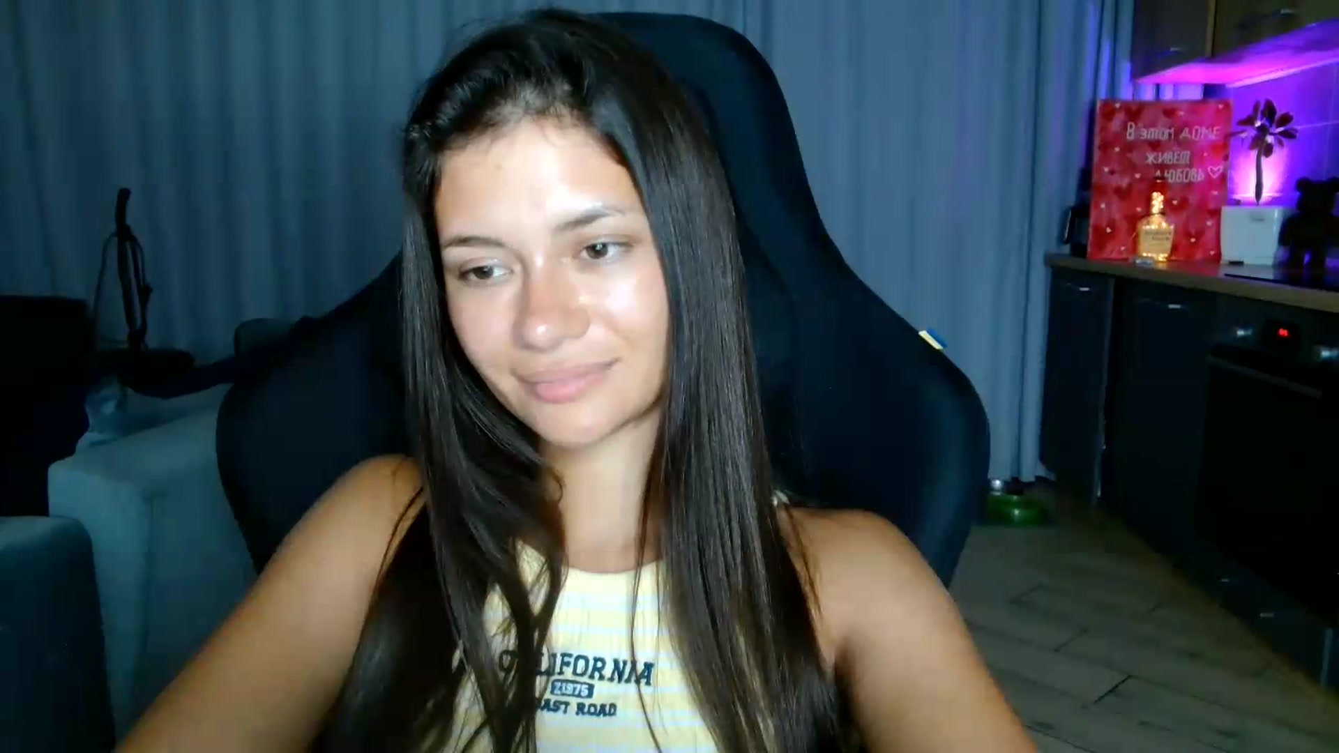 Gallery image thumbnail from FitXoxo's myfreecams stream on, 07/20/2026, 18:45 image 11 of 20