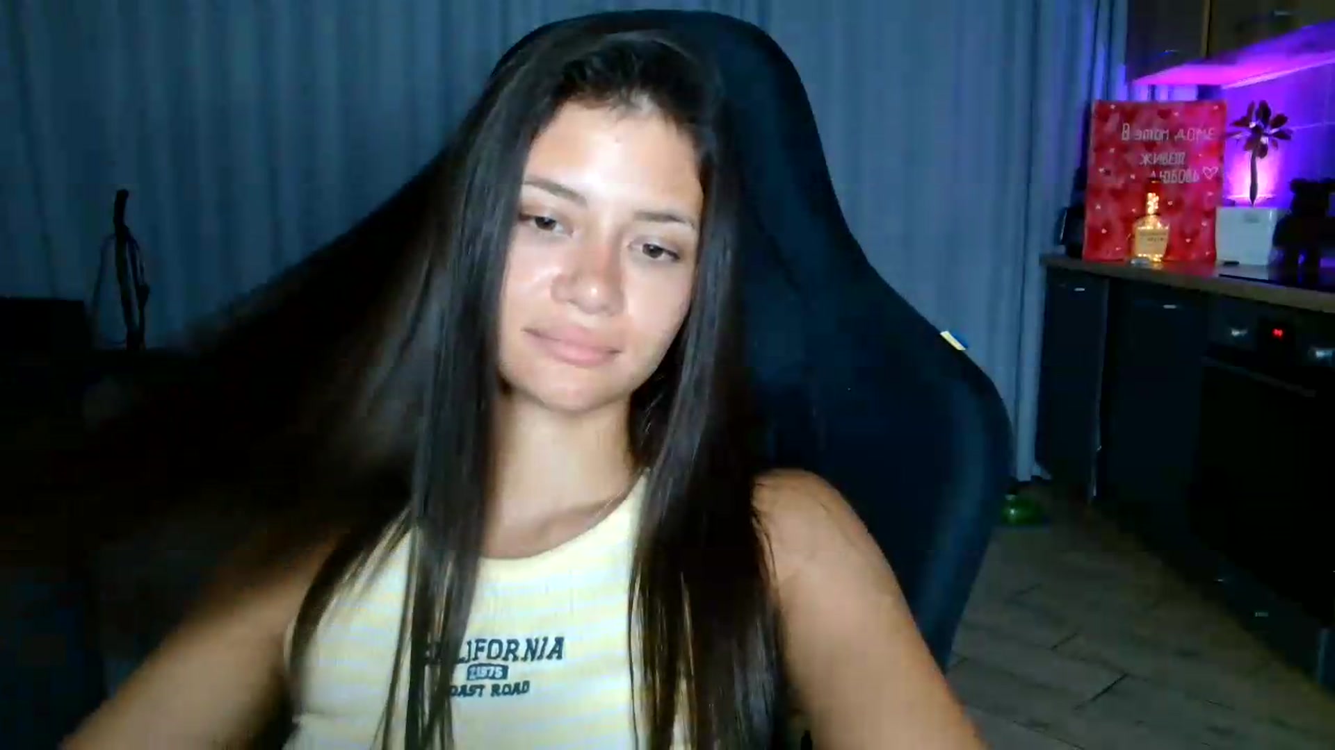 Gallery image thumbnail from FitXoxo's myfreecams stream on, 07/20/2026, 18:45 image 5 of 20