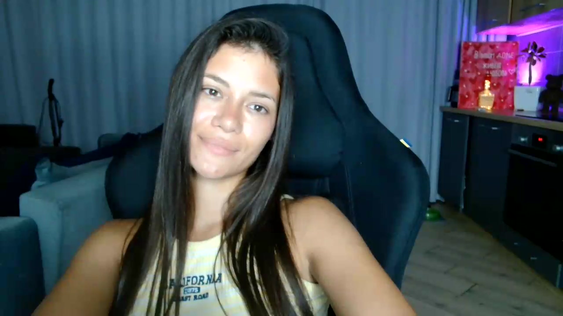 Gallery image thumbnail from FitXoxo's myfreecams stream on, 07/20/2026, 18:45 image 13 of 20