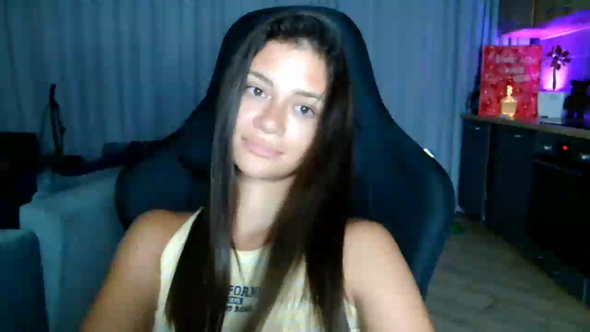 Gallery image thumbnail from FitXoxo's myfreecams stream on, 07/20/2026, 18:45 image 1 of 20