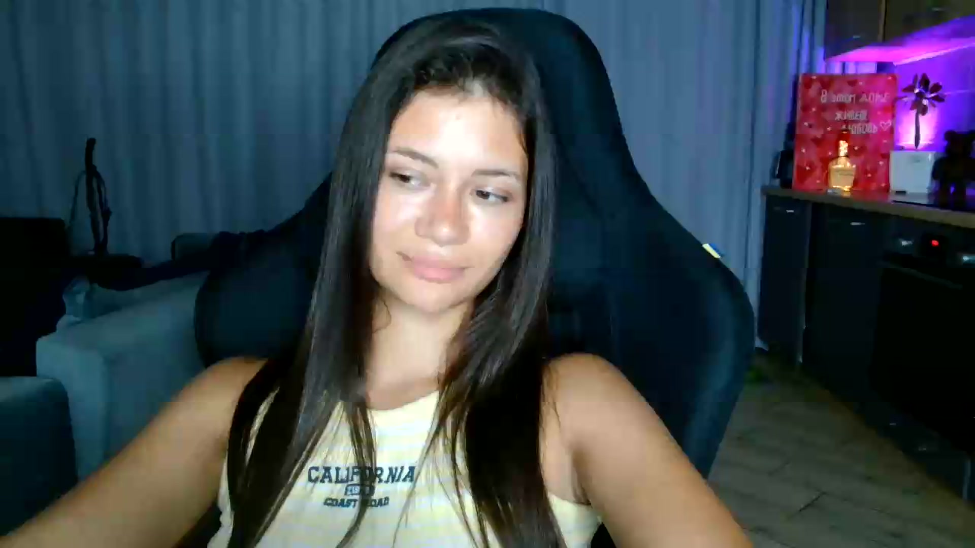 Gallery image thumbnail from FitXoxo's myfreecams stream on, 07/20/2026, 18:45 image 20 of 20