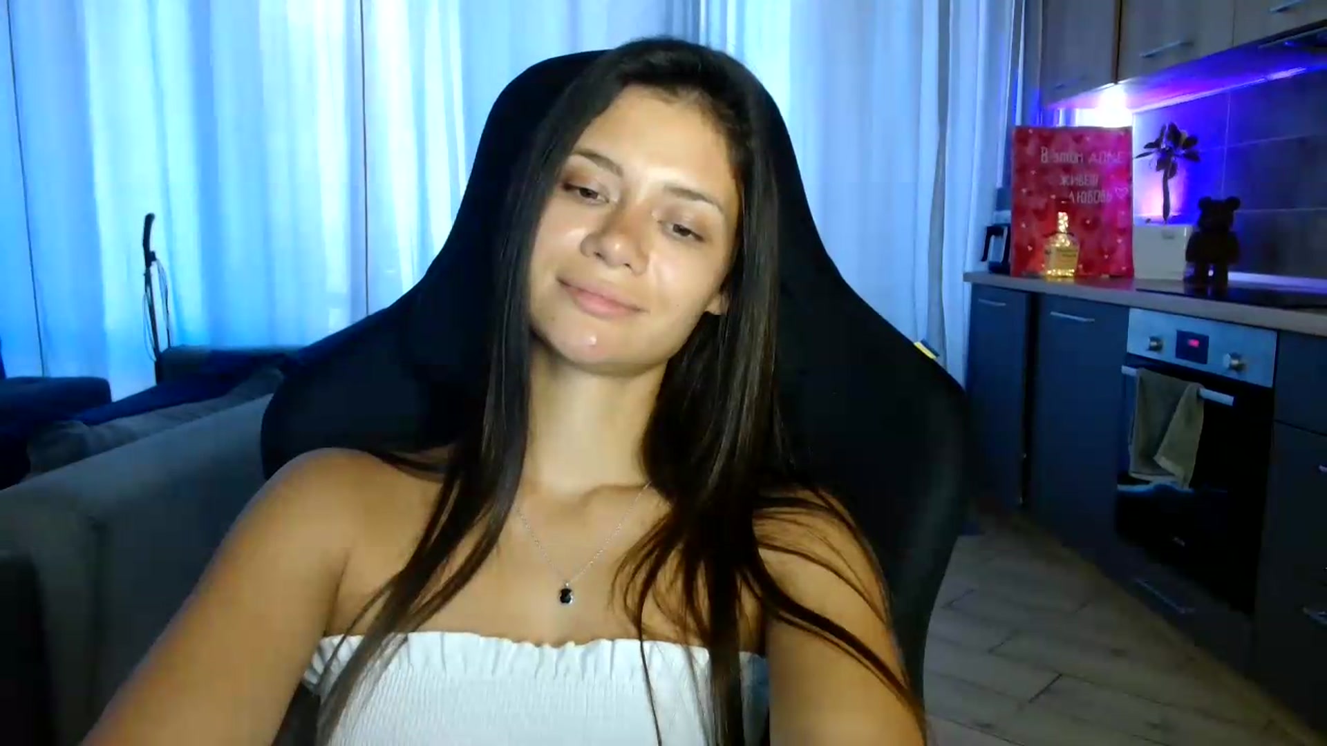 Gallery image thumbnail from FitXoxo's myfreecams stream on, 07/21/2026, 17:19 image 2 of 20