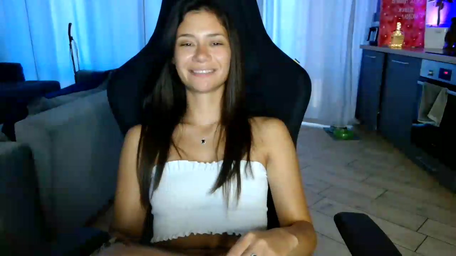 Gallery image thumbnail from FitXoxo's myfreecams stream on, 07/21/2026, 17:19 image 11 of 20