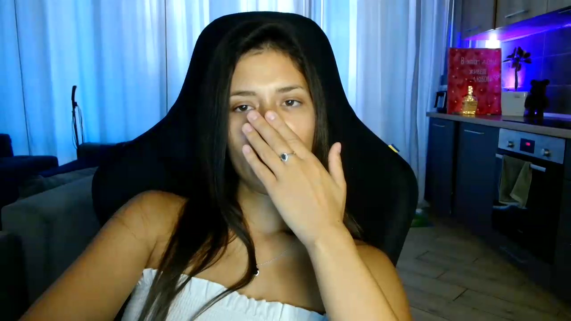 Gallery image thumbnail from FitXoxo's myfreecams stream on, 07/21/2026, 17:19 image 8 of 20