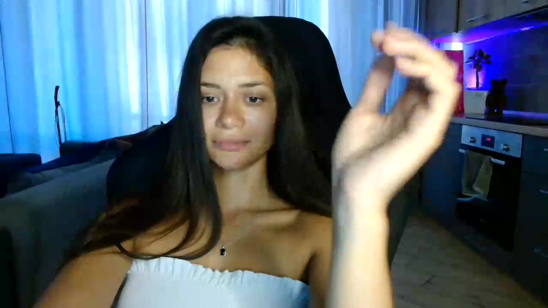 Gallery image thumbnail from FitXoxo's myfreecams stream on, 07/21/2026, 17:19 image 5 of 20