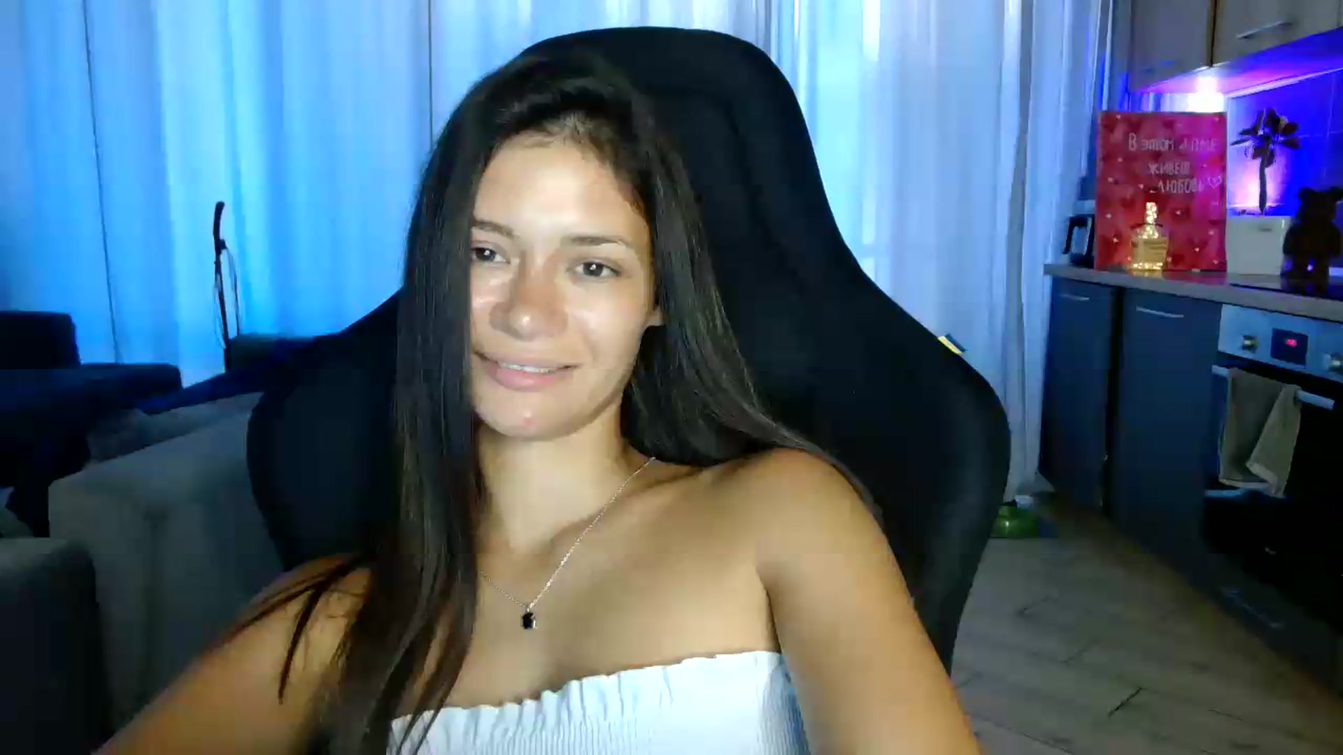 Gallery image thumbnail from FitXoxo's myfreecams stream on, 07/21/2026, 17:19 image 10 of 20