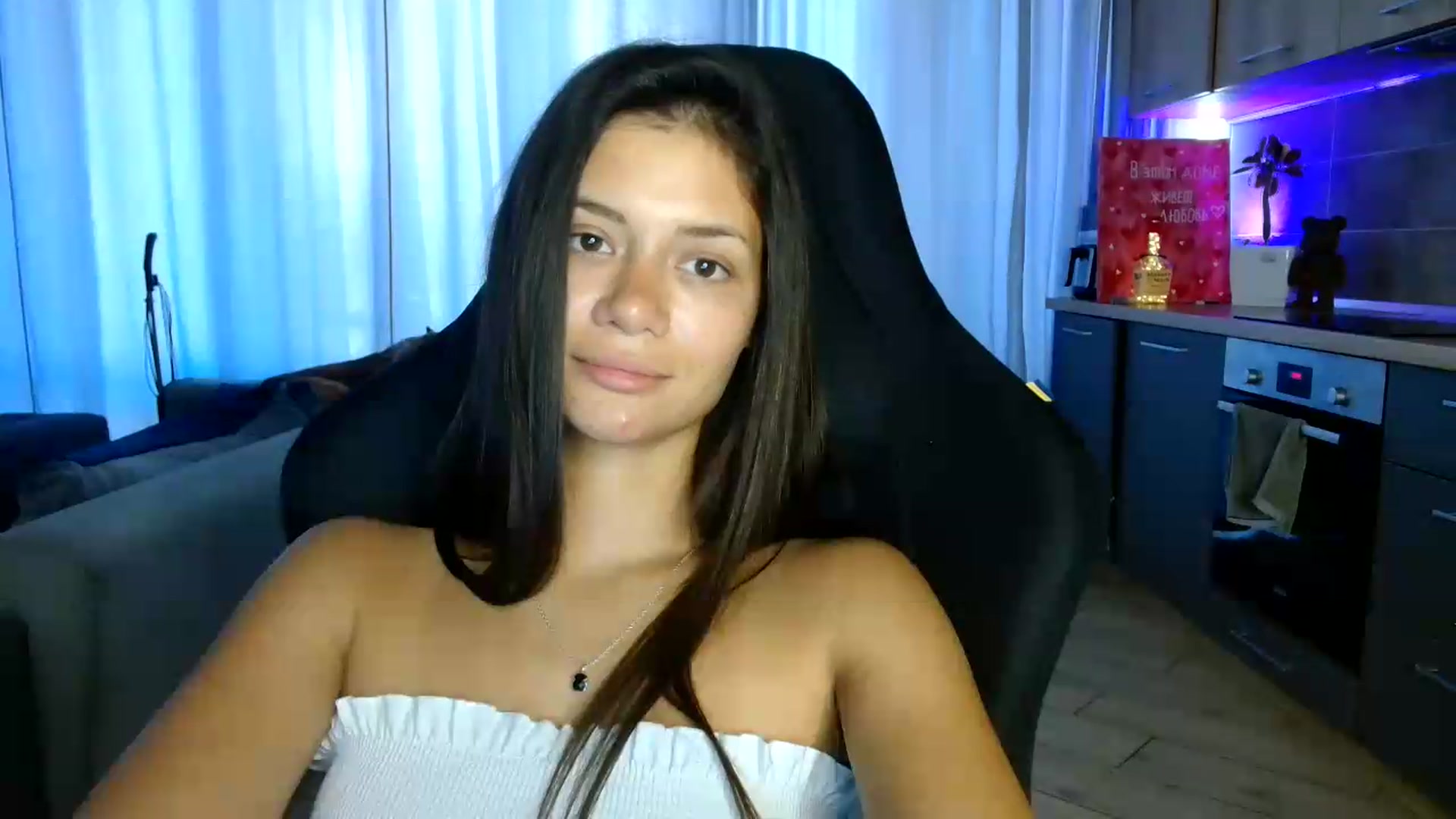 Gallery image thumbnail from FitXoxo's myfreecams stream on, 07/21/2026, 17:19 image 3 of 20