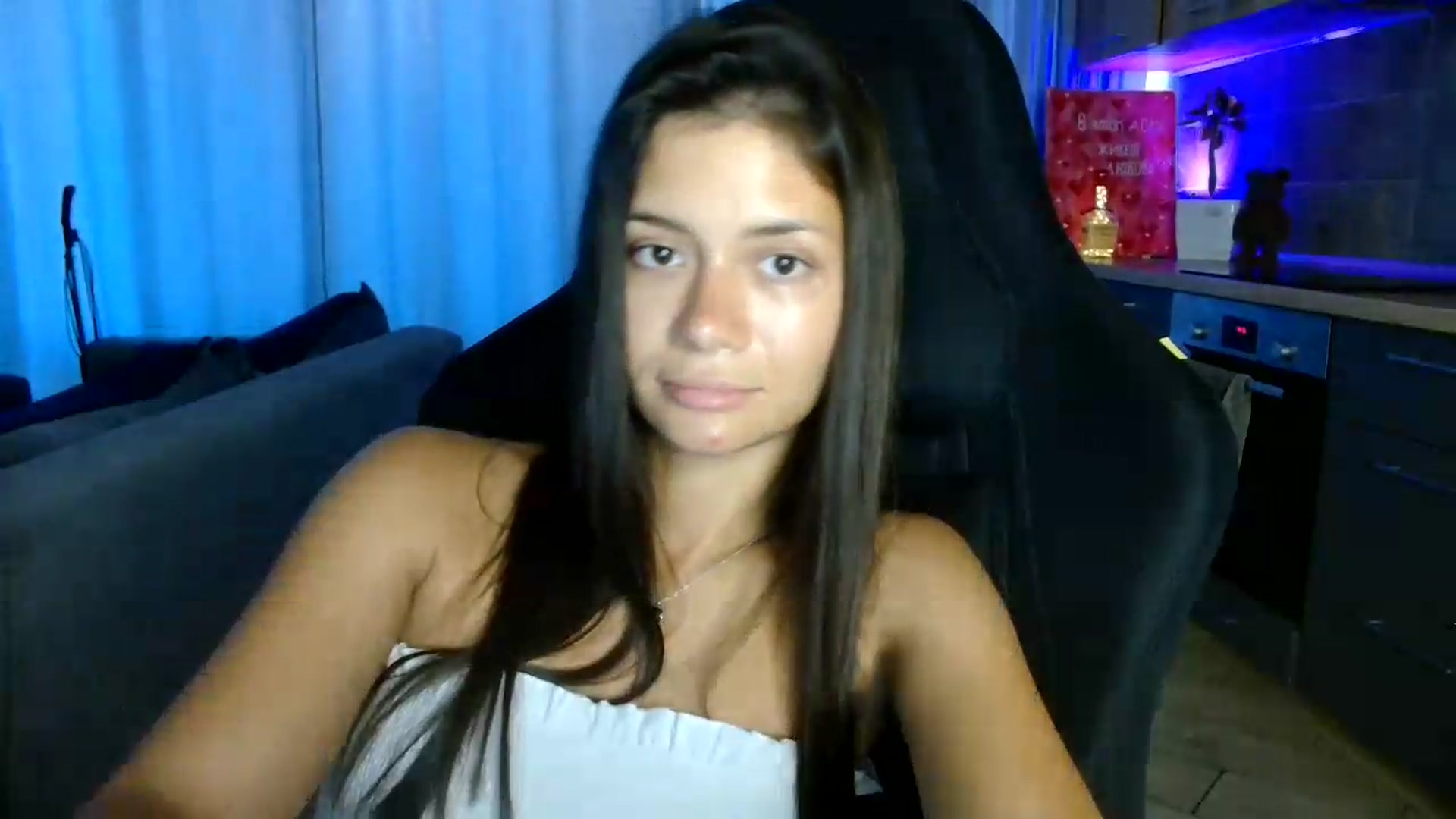 Gallery image thumbnail from FitXoxo's myfreecams stream on, 07/21/2026, 17:19 image 17 of 20