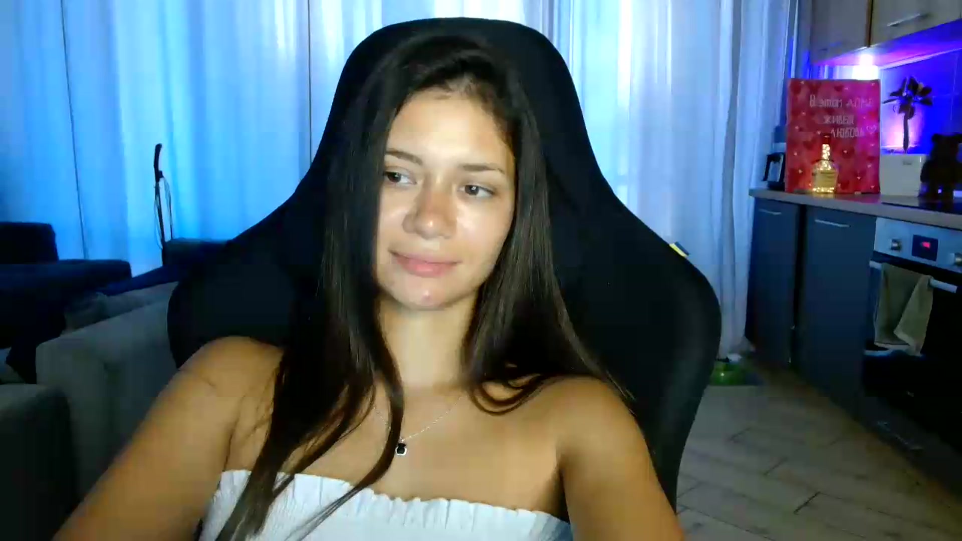 Gallery image thumbnail from FitXoxo's myfreecams stream on, 07/21/2026, 17:19 image 9 of 20