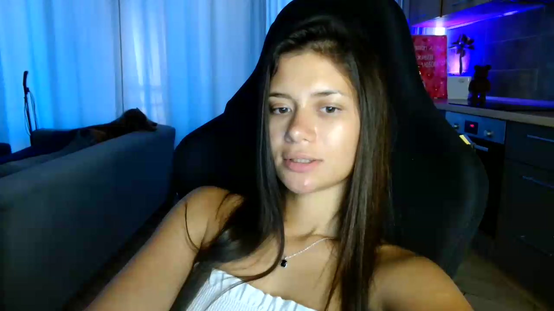 Gallery image thumbnail from FitXoxo's myfreecams stream on, 07/21/2026, 17:19 image 13 of 20