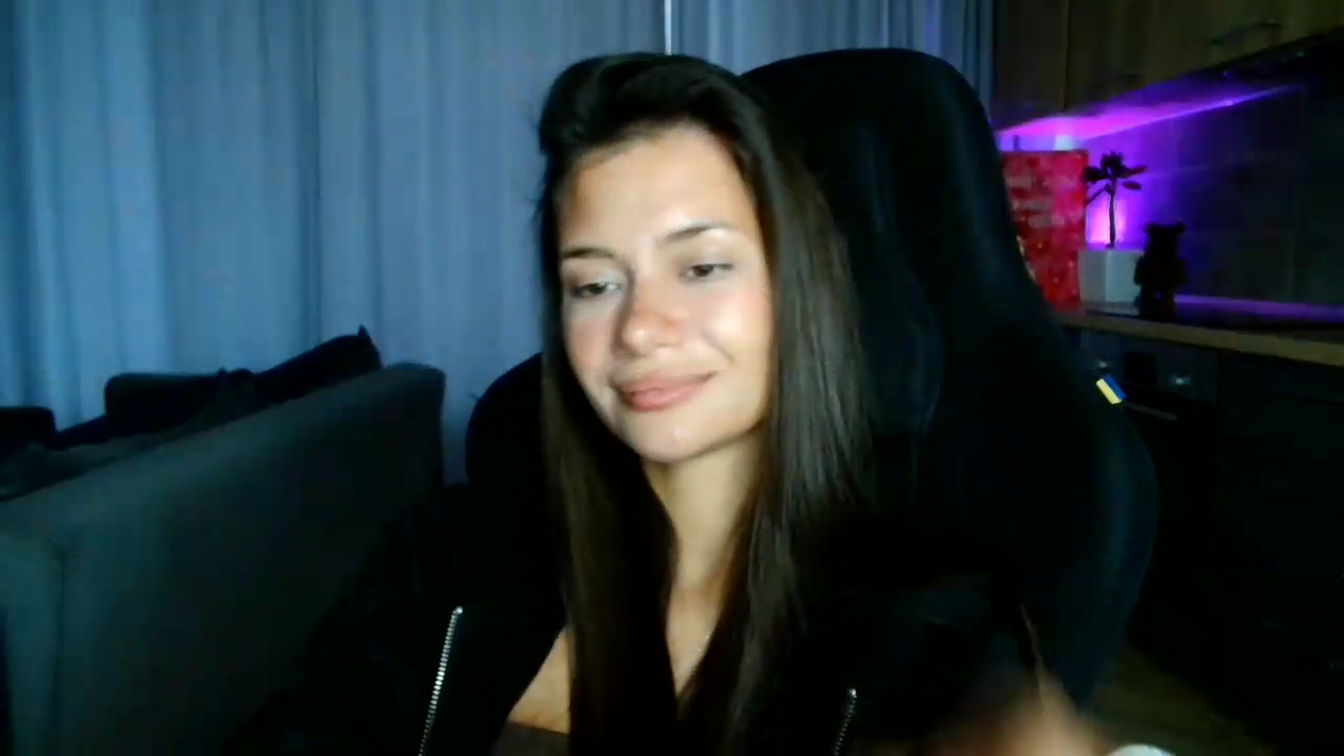 Gallery image thumbnail from FitXoxo's myfreecams stream on, 07/23/2026, 16:00 image 10 of 20