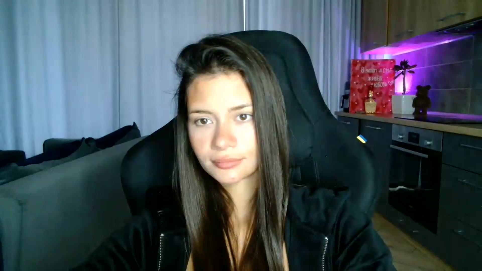 Gallery image thumbnail from FitXoxo's myfreecams stream on, 07/23/2026, 16:00 image 14 of 20