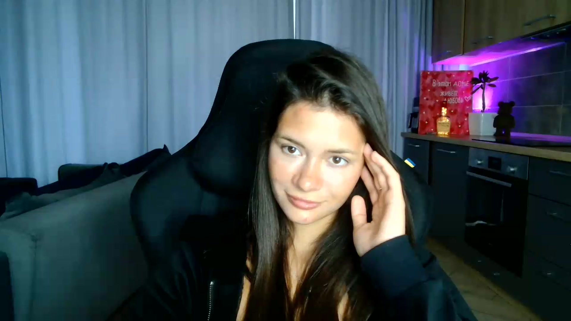 Gallery image thumbnail from FitXoxo's myfreecams stream on, 07/23/2026, 16:00 image 17 of 20