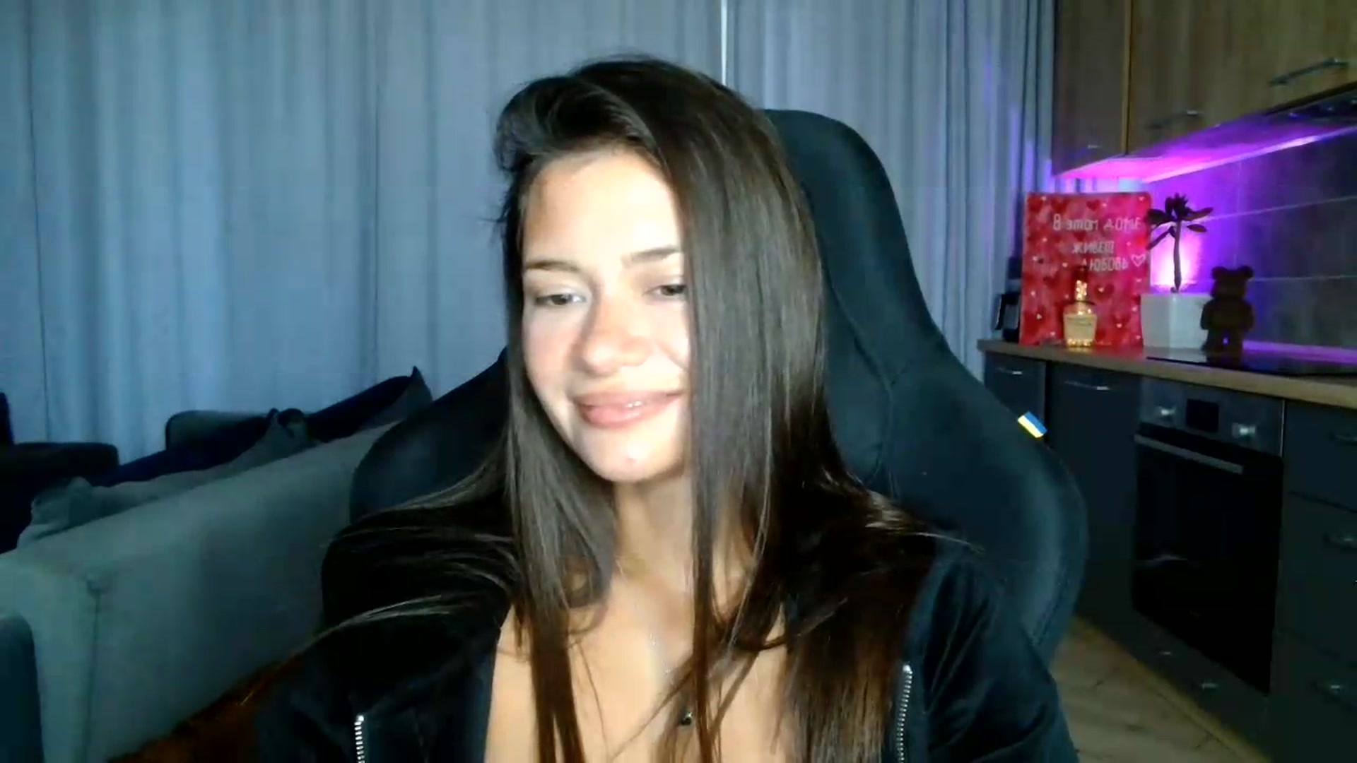 Gallery image thumbnail from FitXoxo's myfreecams stream on, 07/23/2026, 16:28 image 18 of 20