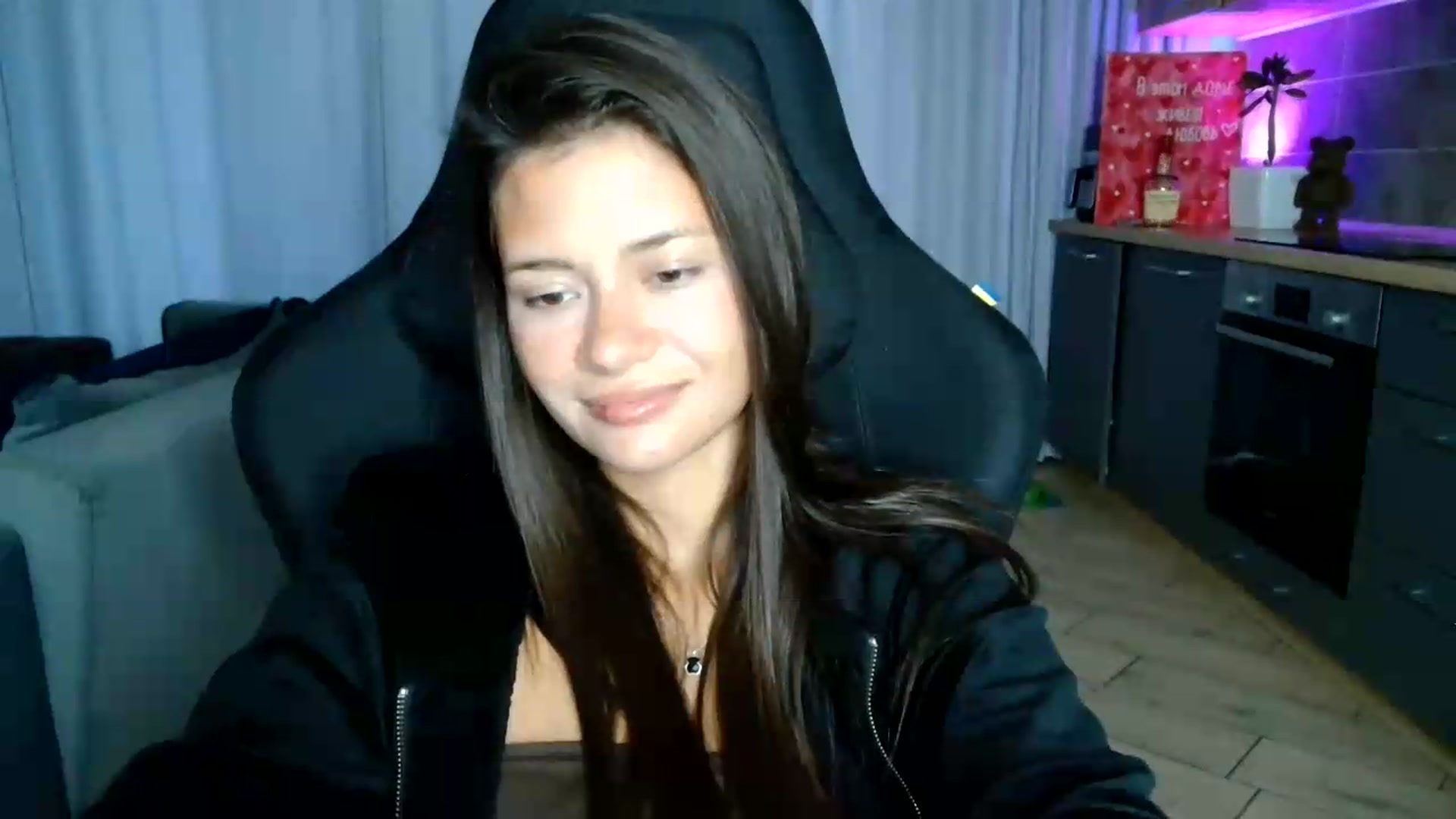 Gallery image thumbnail from FitXoxo's myfreecams stream on, 07/23/2026, 16:28 image 14 of 20