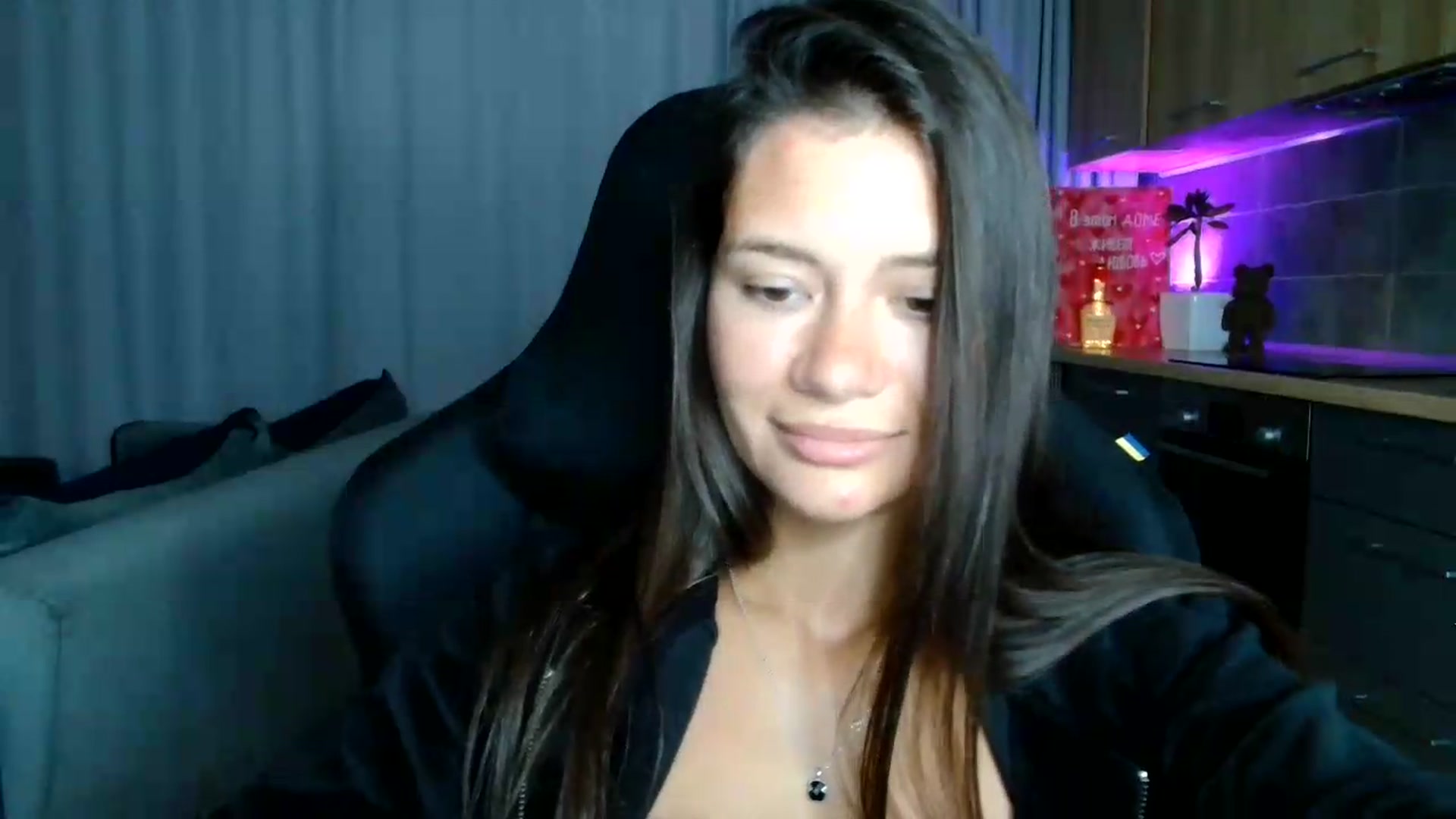 Gallery image thumbnail from FitXoxo's myfreecams stream on, 07/23/2026, 18:11 image 7 of 20