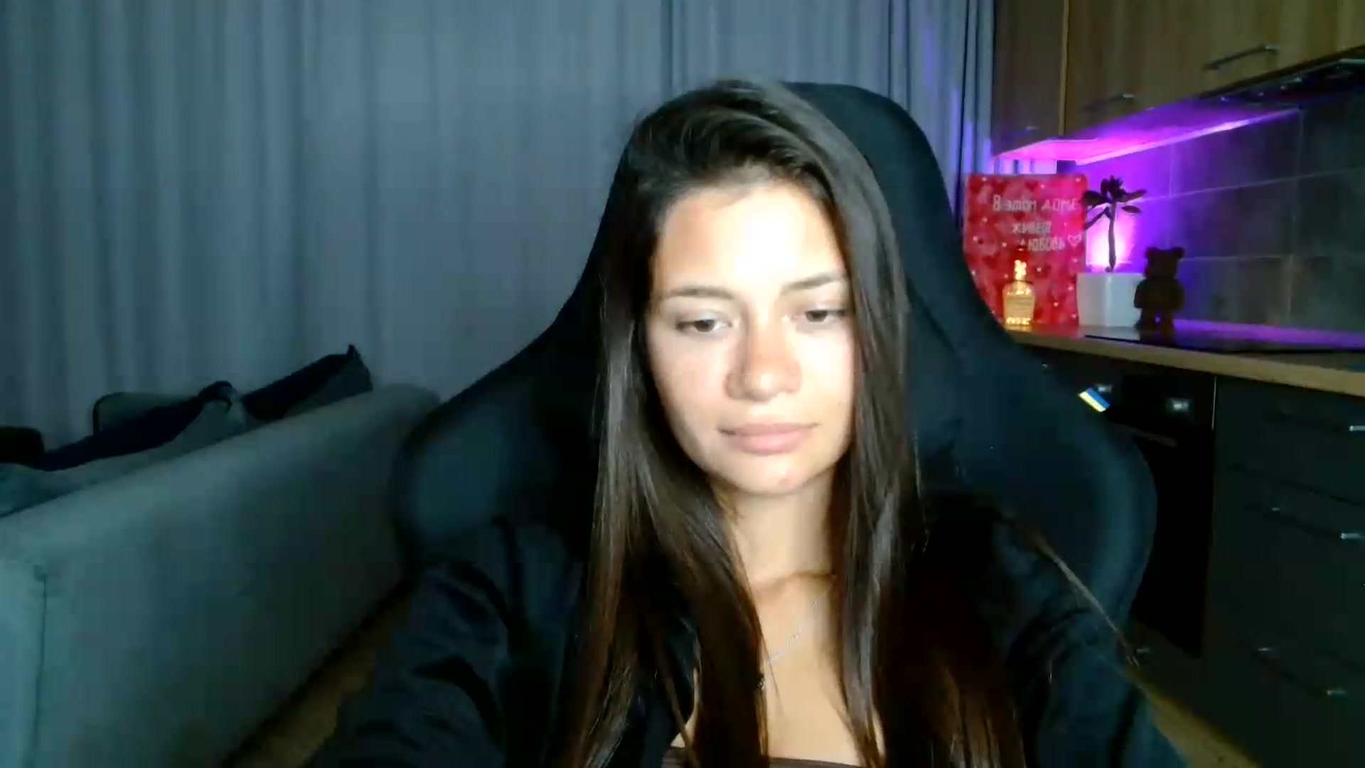 Gallery image thumbnail from FitXoxo's myfreecams stream on, 07/23/2026, 18:11 image 17 of 20