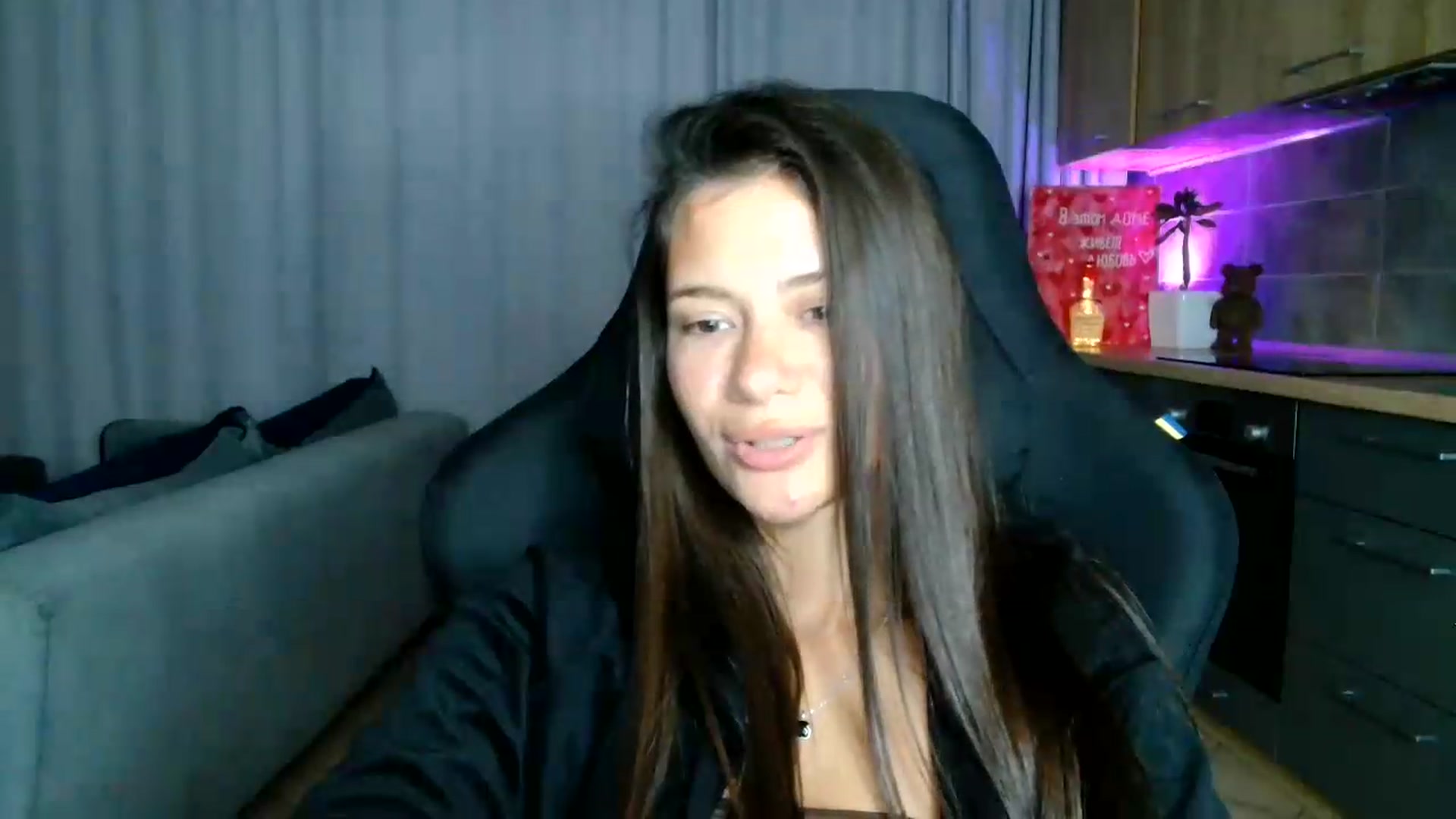 Gallery image thumbnail from FitXoxo's myfreecams stream on, 07/23/2026, 18:11 image 16 of 20
